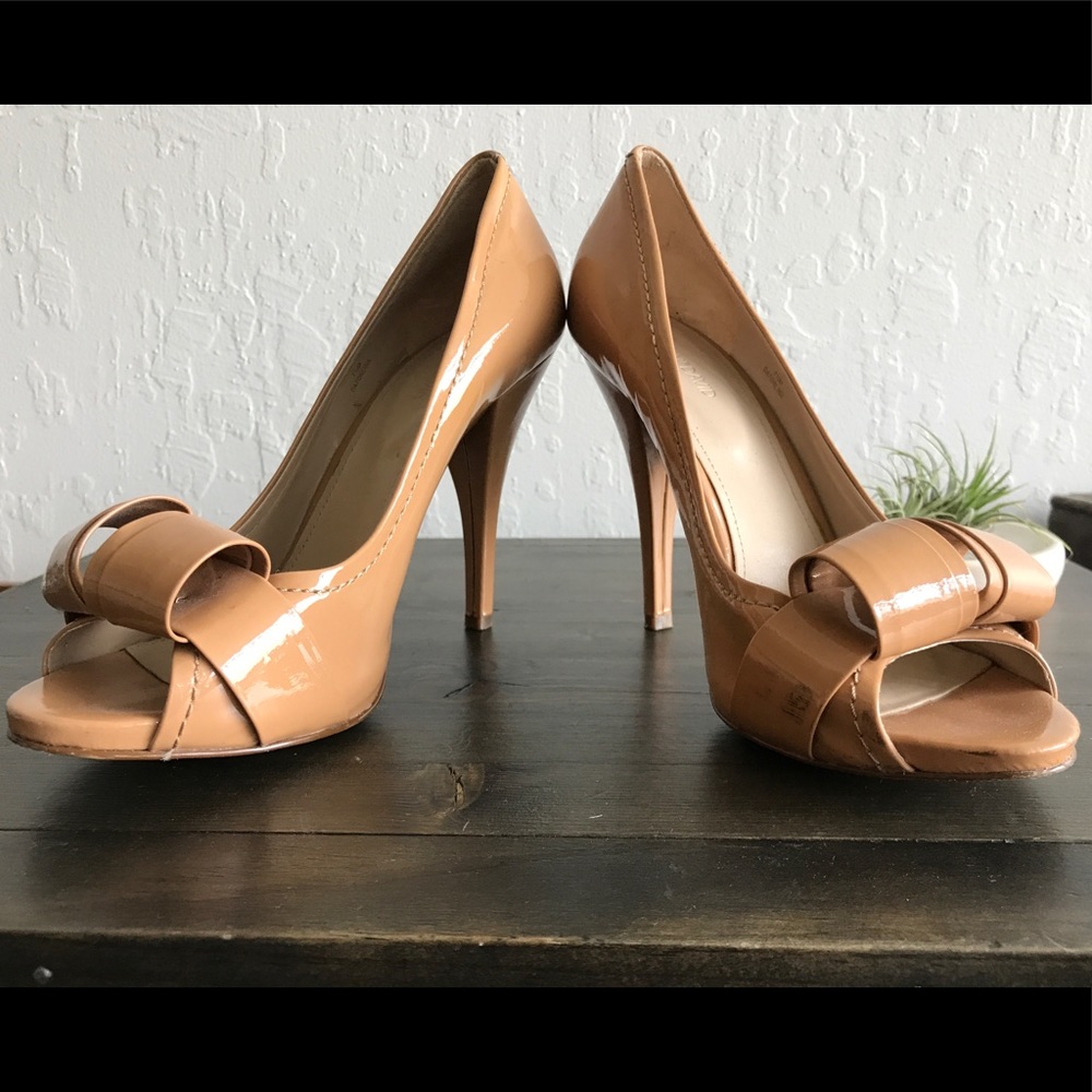 Joan & David Nude Pumps - Picture 5 of 8